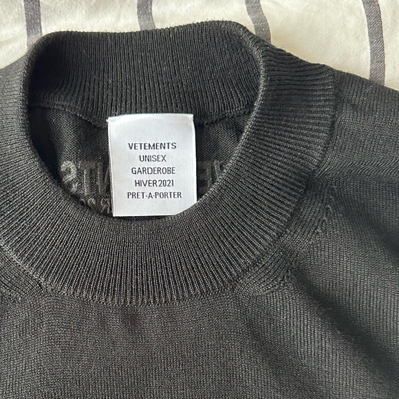 Vetements Fall/Winter 2021 black merino crew neck sweater (Size S) - Picture 2 of 4